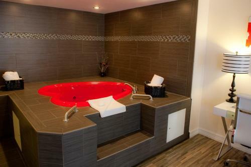 Hotel Doubletree By Hilton Midland Plaza