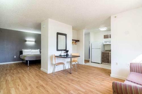 Aparthotel Studio 6 Dallas - Plano Medical Center