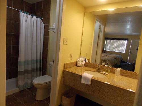 Hotel River Walk Inn & Suites