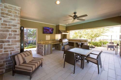 Resort Style Apartment/home - The Woodlands