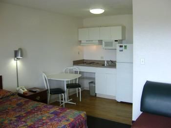 Hotel Intown Suites - San Antonio West