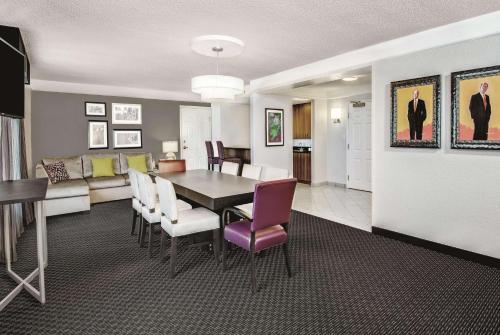 Hotel La Quinta By Wyndham San Antonio Riverwalk