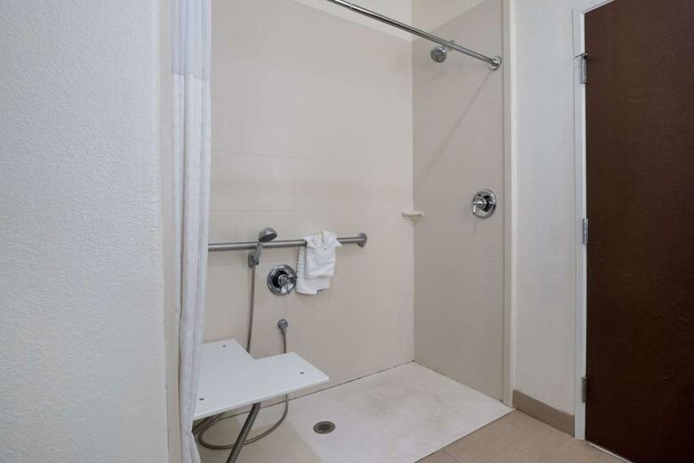 Hotel Comfort Inn & Suites