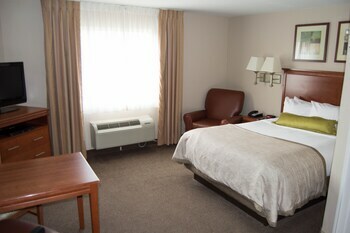 Hotel Candlewood Victoria