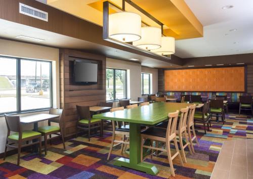 Hotel Fairfield Inn & Suites Victoria