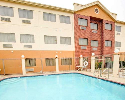 Hotel Quality Inn & Suites Baylor Stadium North