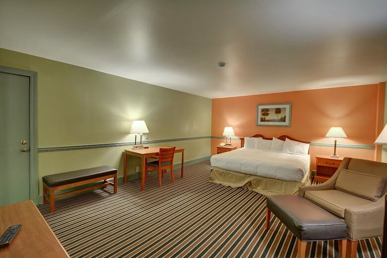 Colonial Motel And Spa