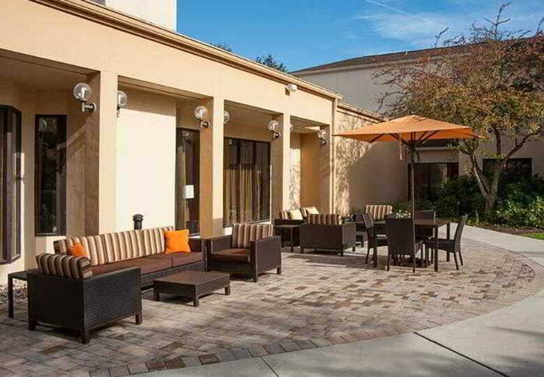 Hotel Courtyard Charlottesville North
