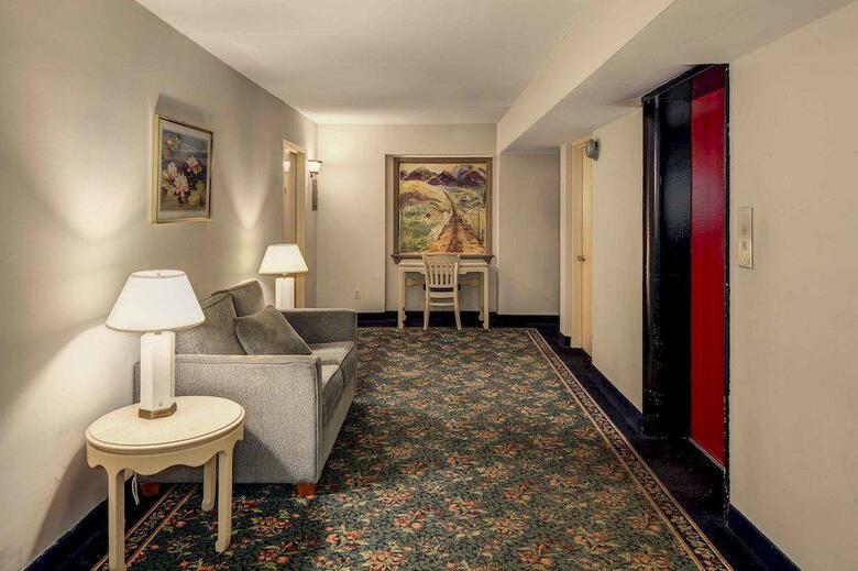 Americana Hotel