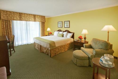 Fredericksburg Hospitality House Hotel