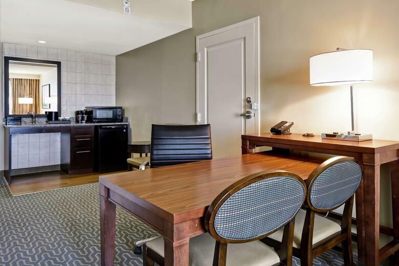 Hotel Embassy Suites Springfield