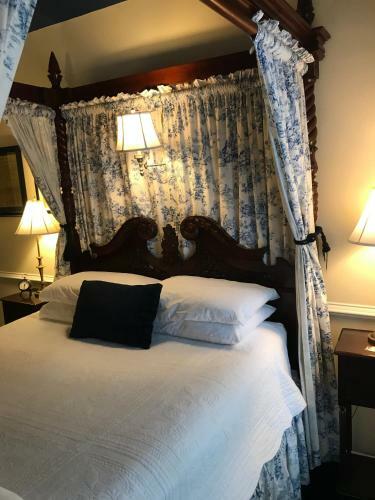 Bed & Breakfast A Williamsburg White House Inn