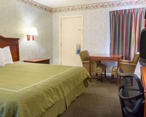 Hotel Rodeway Inn & Suites Williamsburg