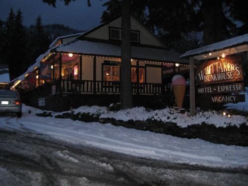 Whittaker's Motel & Historic Bunkhouse