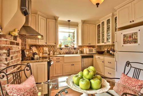 Oyster Bay Manor