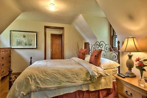 Oyster Bay Manor
