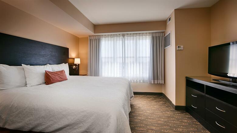 Hotel Best Western Plus Navigator Inn & Suites
