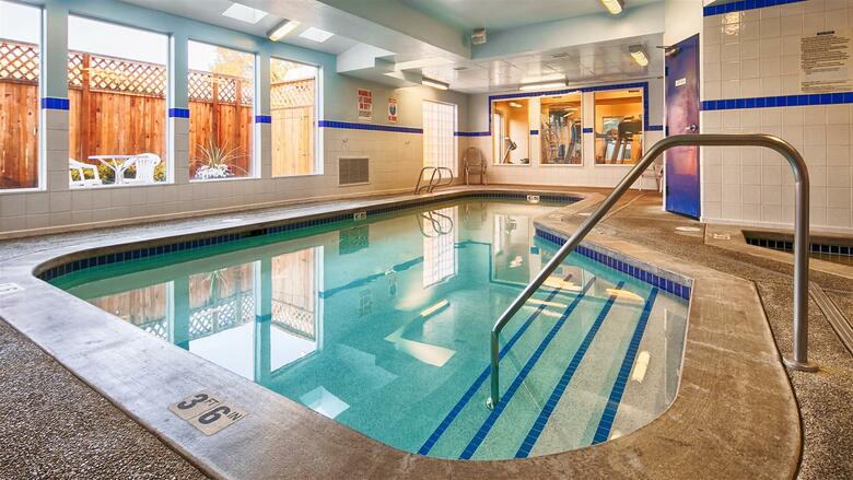 Hotel Best Western Plus Navigator Inn & Suites