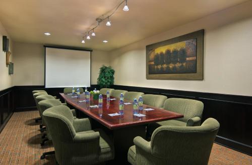Hotel Oxford Suites Spokane