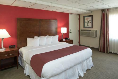 Hotel Ramada By Wyndham Downtown Spokane