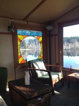 Cottage Lake Tree House Bed And Breakfast