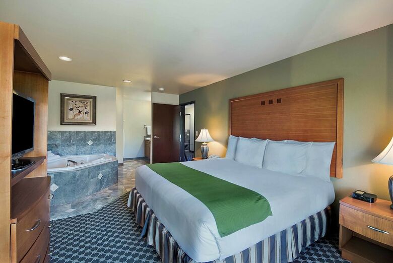 Hotel Oxford Suites Yakima