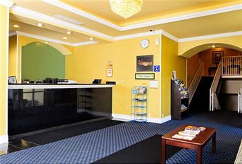 Hotel M & Conference Center