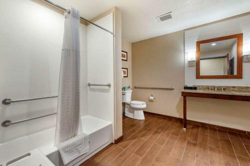 Hotel Comfort Inn & Suites