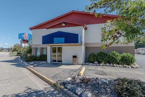Motel 6 Lacrosse