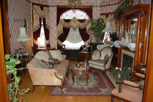 Schuster Mansion Bed & Breakfast