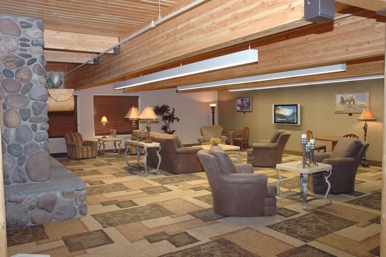 Casper C'mon Inn Hotel & Suites