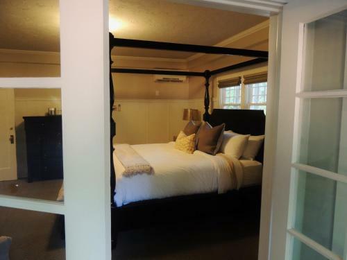 Posada Huffhouse Inn And Cabins