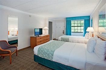 Hotel Ambassador Inn And Suites