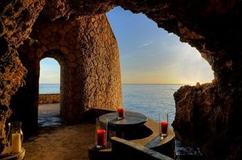 The Caves Hotel