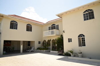 Hotel Retreat Guesthouse Luxury Suites