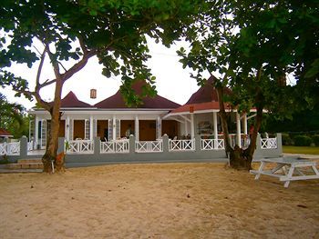 Hotel Coral Seas Beach Resort