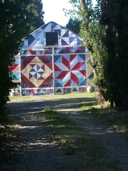 Bed & Breakfast Hollyhock Country House