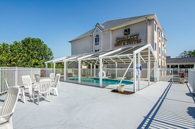 Hotel Quality Inn & Suites