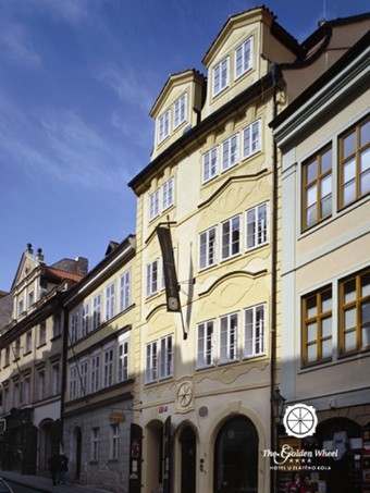 Hotel The Golden Wheel