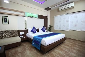Hotel Oyo Premium Sola Sg Highway