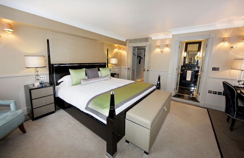 St James Hotel & Club