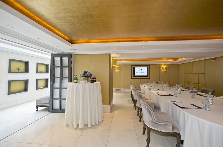 St James Hotel & Club