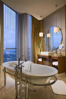 Sheraton Shanghai Hotel And Residences