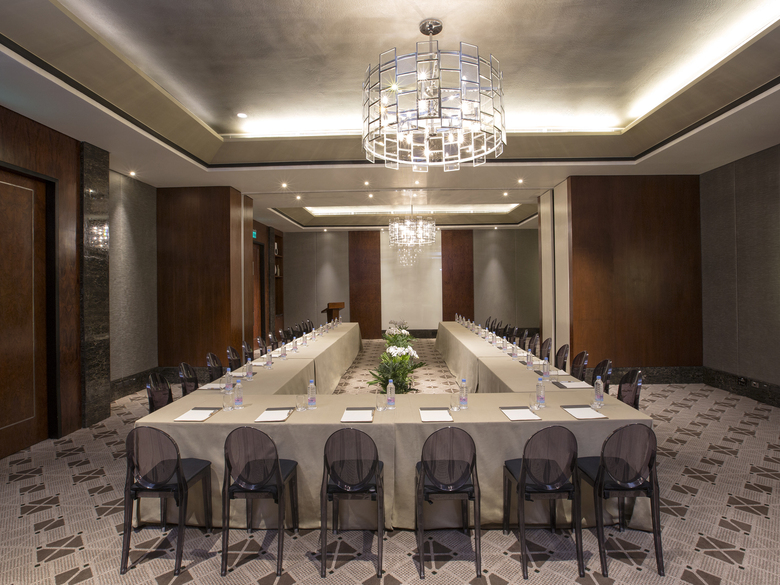 Hotel Makati Diamond Residences