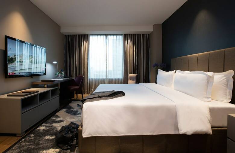 Hotel Makati Diamond Residences