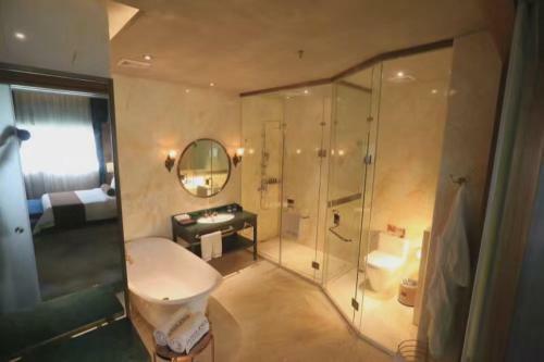 Hotel James Joyce Coffetel Guangzhou Panyu Changlong