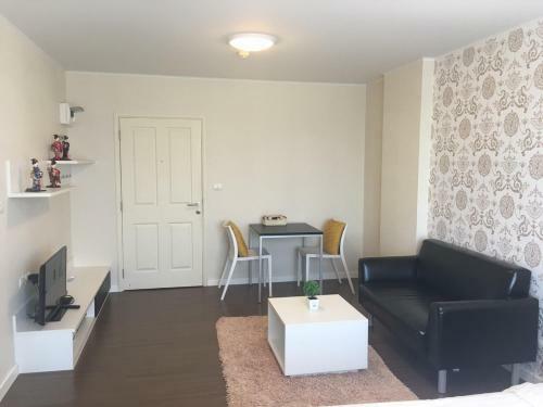 Apartamento Baan Kun Koey Condo