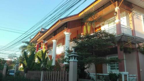 Bed & Breakfast Lampang Lanna Home