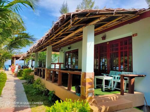 Hotel Banana Beach Resort