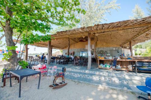 Hotel Banana Beach Resort